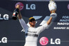 Bild zum Inhalt: Mercedes bejubelt heißen Sieg von Hamilton