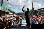 Kyle Busch (Gibbs) in der Victory Lane