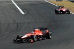 Jules Bianchi (Marussia) und Adrian Sutil (Force India) 