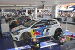 Die Autos von Andreas Mikkelsen, Sebastien Ogier und Jari-Matti Latvala (Volkswagen) im Service-Park