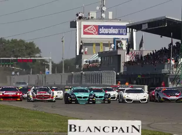 Start der GT1-Weltmeisterschaft Titel-Bild zur News: Start der GT1-Weltmeisterschaft