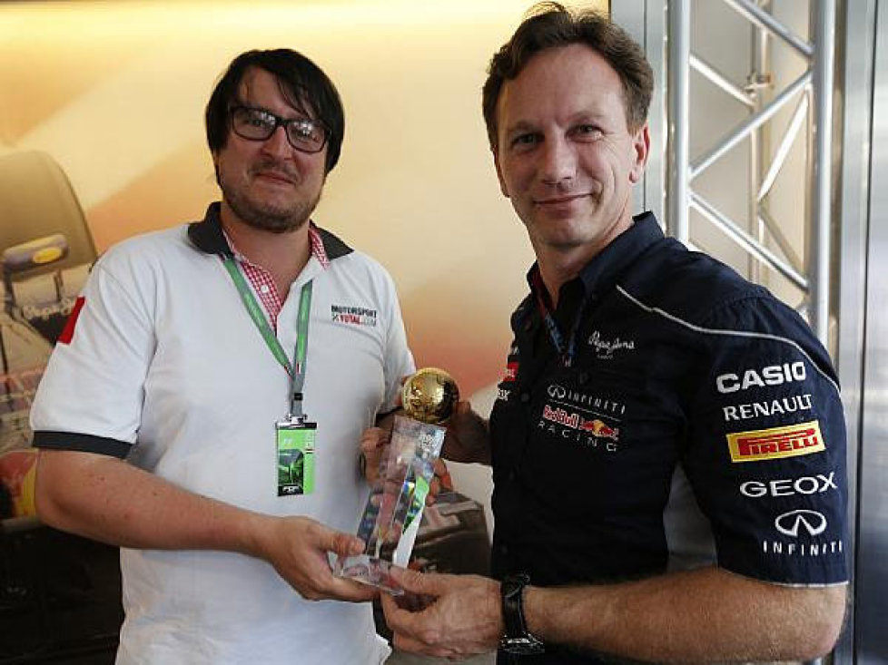 Christian Nimmervoll und Christian Horner mit dem Motorsport-Total.com-Award 2012