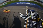 Joey Logano (Penske) gewinnt