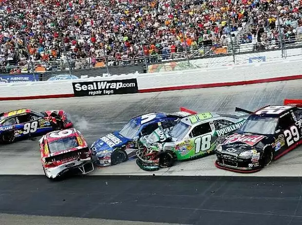 Titel-Bild zur News: Carl Edwards, Kasey Kahne, Marcos Ambrose, Kyle Busch, Kevin Harvick