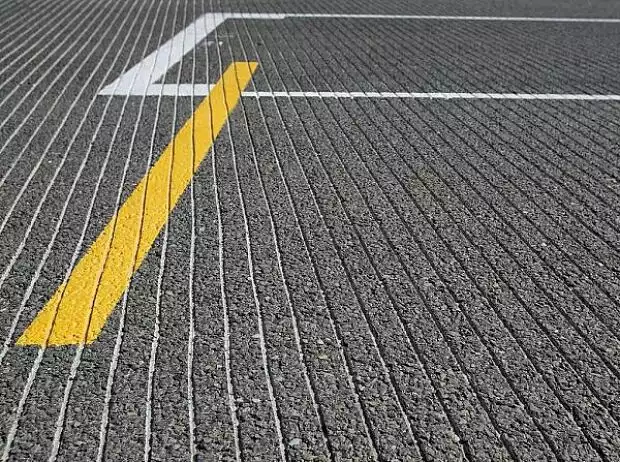 Rillen im Asphalt von Spa Titel-Bild zur News: Rillen im Asphalt von Spa