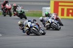 Chaz Davies vor Marco Melandri (BMW) 