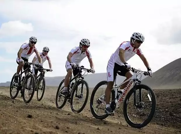 Jules Bianchi, Davide Rigon, Fernando Alonso, Felipe Massa, Fahrrad Titel-Bild zur News: Jules Bianchi, Davide Rigon, Fernando Alonso, Felipe Massa, Fahrrad