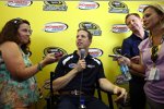 Brad Keselowski stellt sich den Fragen der Medien