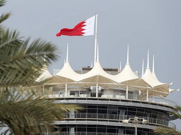 Titel-Bild zur News: Bahrain International Circuit Sakhir Fahne Flagge