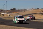 Gabriele Tarquini (Honda) und Mehdi Bennani (Proteam-BMW) 