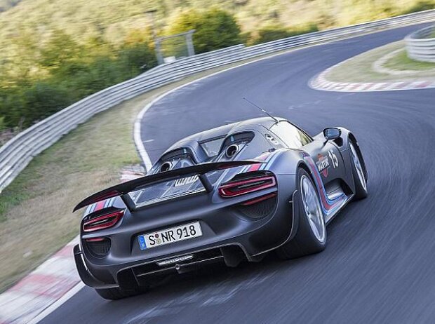 Porsche 918 Spyder auf Rekordfahrt Porsche 918 Spyder auf Rekordfahrt