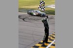 Kyle Busch feiert seinen Sieg im Nationwide-Rennen