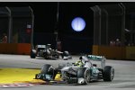 Nico Rosberg vor Lewis Hamilton (Mercedes) 