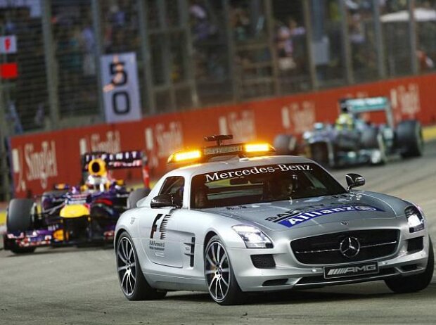 Sebastian Vettel hinter dem Safety-Car