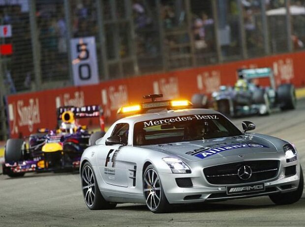 Sebastian Vettel hinter dem Safety-Car Sebastian Vettel hinter dem Safety-Car