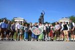 BMW Wiesn Sport-Stammtisch 2013, Gruppenfoto vor der Bavaria