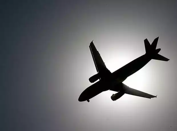 Flugzeug in Abu Dhabi Titel-Bild zur News: Flugzeug in Abu Dhabi
