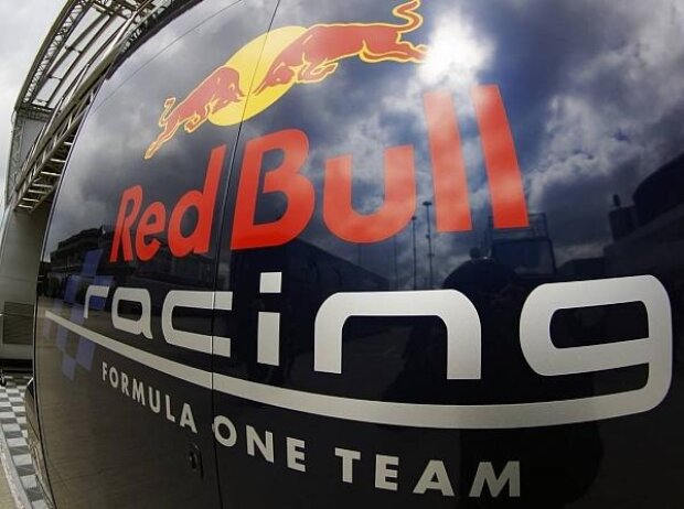 Titel-Bild zur News: Red Bull, Logo