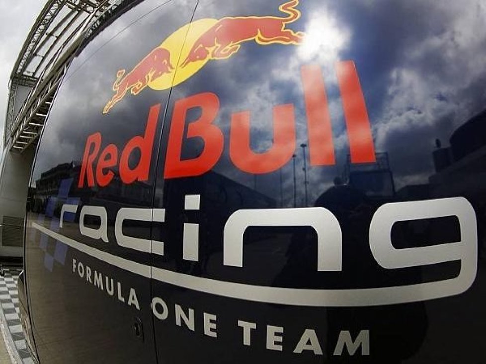 Red Bull, Logo