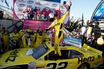 Nationwide: Joey Logano (Penske) in der Victory Lane