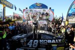 Jimmie Johnson (Hendrick) in der Victory Lane