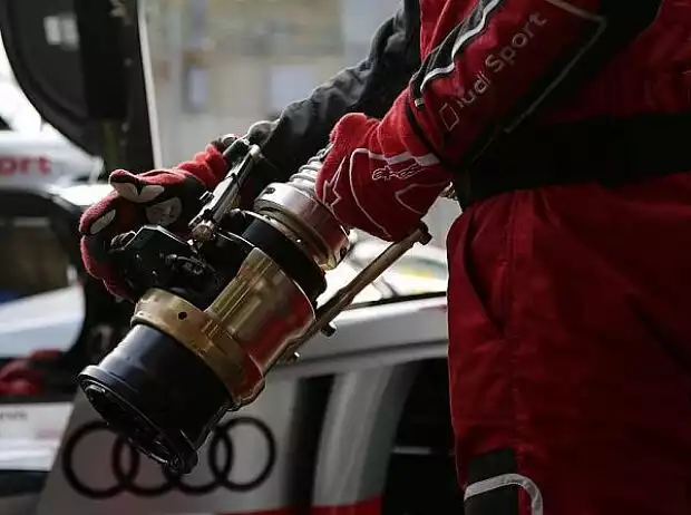 Tanken Tankstutzen Audi Di Grassi Titel-Bild zur News: Tanken Tankstutzen Audi Di Grassi
