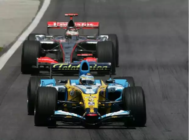 Titel-Bild zur News: Fernando Alonso vor Kimi Räikkönen