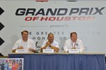 Ziehen 2014 an einem Strang: Jim Campbell von Chevrolet, Tony Kanaan und Chip Ganassi 