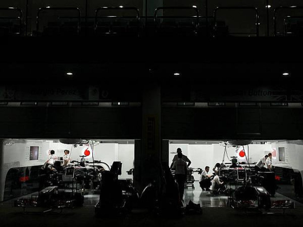 McLaren Box Button Perez