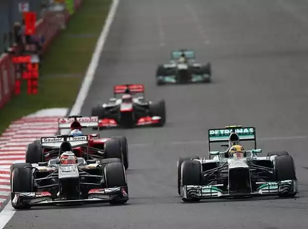 Sergio Perez, Lewis Hamilton Titel-Bild zur News: Sergio Perez, Lewis Hamilton