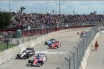 Start zum Samstagsrennen: Takuma Sato (Foyt) führt vor Will Power (Penske)