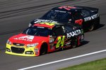 Platz drei und zwei: Jeff Gordon (Hendrick) und Kurt Busch (Furniture Row) 