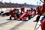 Duell zwischen Will Power (Penske) und Scott Dixon (Ganassi) in der Boxengasse