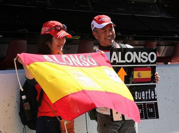 Titel-Bild zur News: Fans von Fernando Alonso