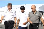 Ross Brawn, Lewis Hamilton (Mercedes) und Jock Clear 
