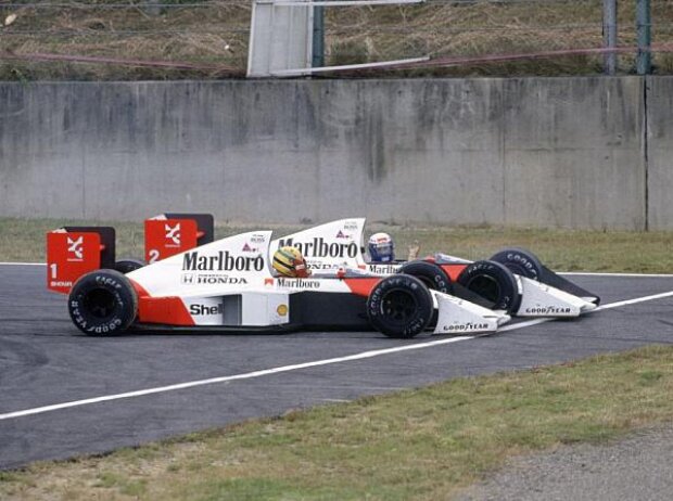 Titel-Bild zur News: Kollision: Ayrton Senna und Alain Prost in Suzuka 1989
