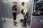 Sebastian Vettel (Red Bull) auf der Waage