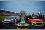 Um diese Trophäe geht es: Der Sprint-Cup für den Champion der höchsten NASCAR-Liga