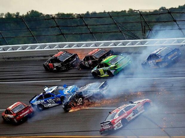 Ryan Newman, Clint Bowyer, Kurt Busch Ryan Newman, Clint Bowyer, Kurt Busch