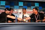 James Hinchcliffe und Michael Andretti: Shake-Hands zur Vertragsverlängerung