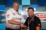 Honda-Rennchef Art St. Cyr und Michael Andretti besiegeln die Zusammenarbeit ab 2014