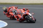 Andrea Dovizioso vor Nicky Hayden (Ducati) 