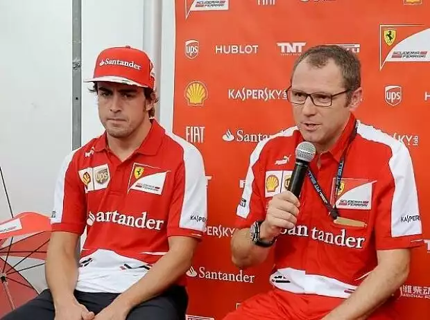 Fernando Alonso, Stefano Domenicali Titel-Bild zur News: Fernando Alonso, Stefano Domenicali