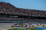 Pack-Racing in Talladega mit Jeff Burton (Childress) an der Spitze