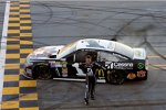 Jamie McMurray (Earnhardt/Ganassi) bejubelt seinen ersten Sieg seit drei Jahren