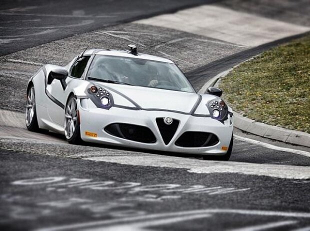 Titel-Bild zur News: Alfa Romeo 4C auf dem Nürburgring