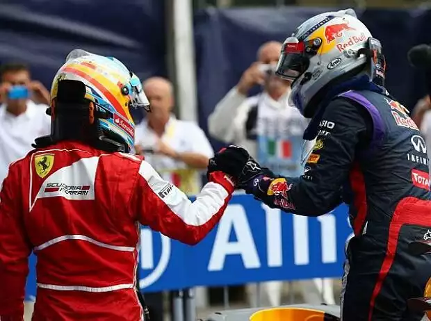 Fernando Alonso, Sebastian Vettel Titel-Bild zur News: Fernando Alonso, Sebastian Vettel