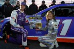 Denny Hamlin (Gibbs) und Miss Coors-Light