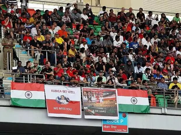 Fans in Neu-Delhi Titel-Bild zur News: Fans in Neu-Delhi