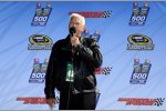 NASCAR-Legende Junior Johnson gibt das Startkommando